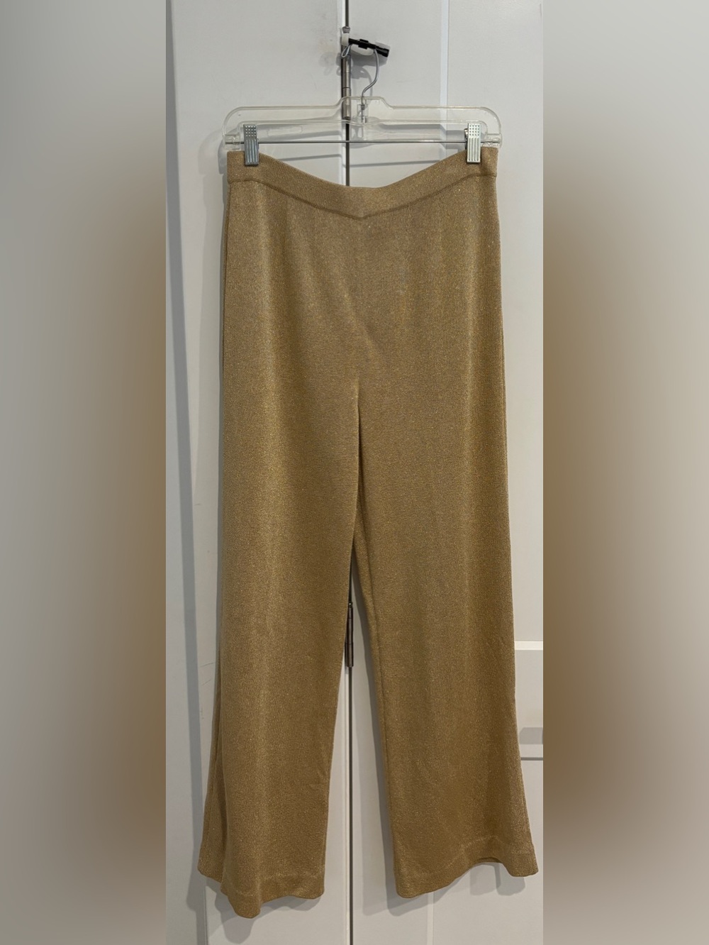St. John Collection Vintage Gold Wide Leg Pants. Size 6
